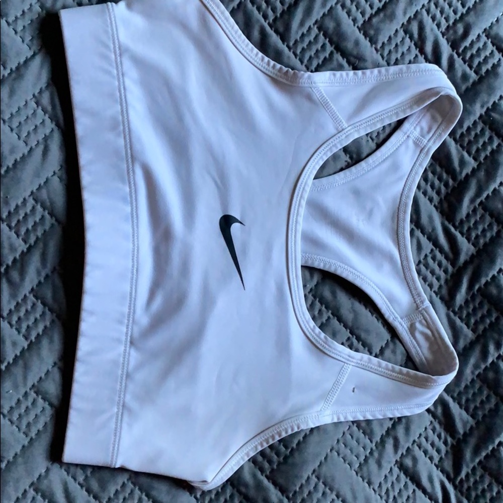 White nike sports bra size small